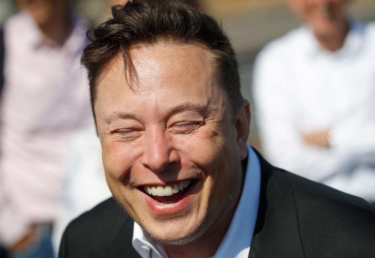 Elon Musk Responds To Twitter CEO's Thread On Spam With Poop Emoji