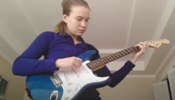 Woman Tracks Her Guitar Playing Progress Month By Month Over Four Years