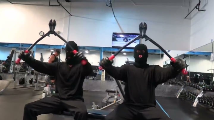 'Thieves' Went To The Gym To Train For Their Next Big Crime, And The Reactions They Got Were Priceless
