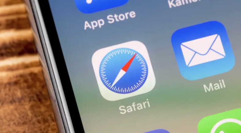 Stop Using Safari Immediately (At Least For Now)